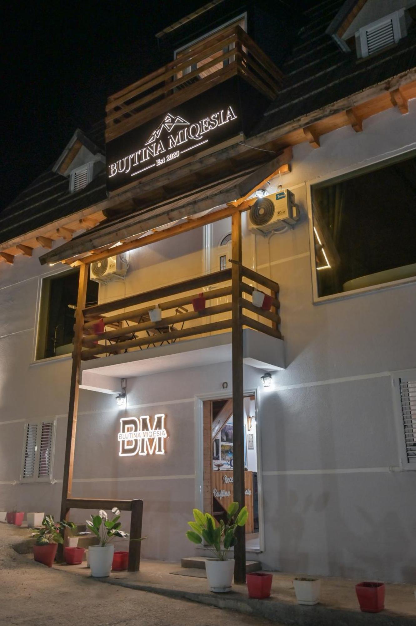 Bujtina Miqesia Bed & Breakfast